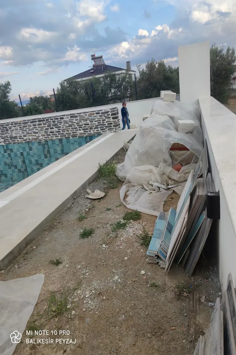 Güre yazlık villa bahçesi öncesi