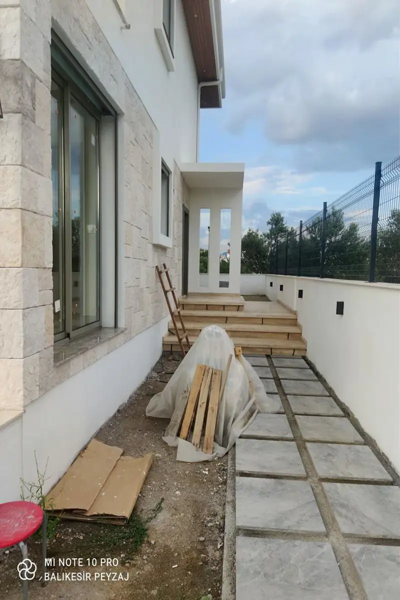 Güre villa bahçesi zemin hazırlığı